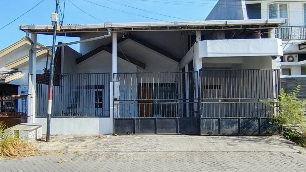Dijual/disewakan Rumah 200m² di Klampis Semolo Timur Surabaya Timur - Image 1