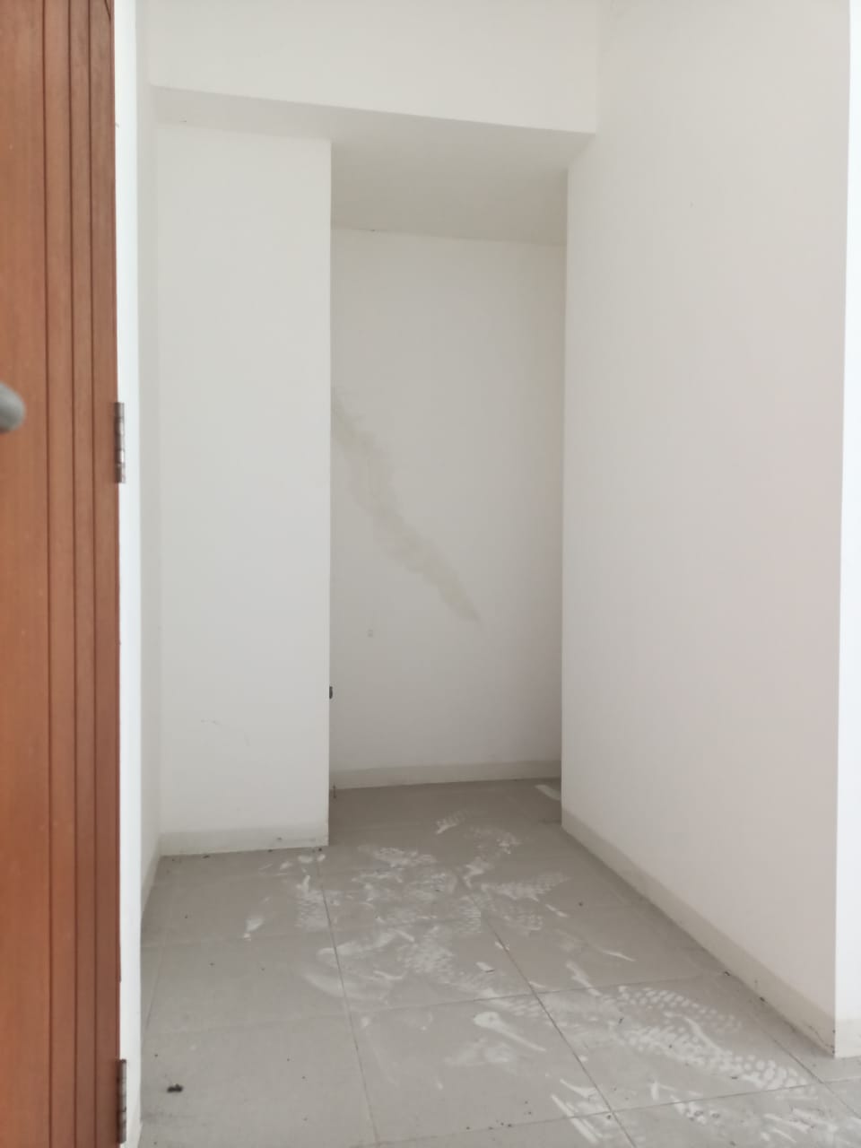 Dijual Apartment Nyaman Non Furnish di East Coast Surabaya Timur - Thumbnail 2