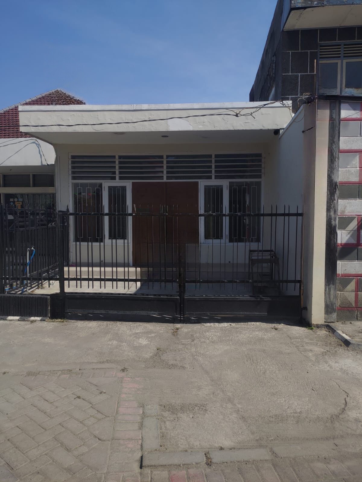 Dijual Rumah Strategis Lokasi Taman Arjuna Surabaya Pusat - Image 1