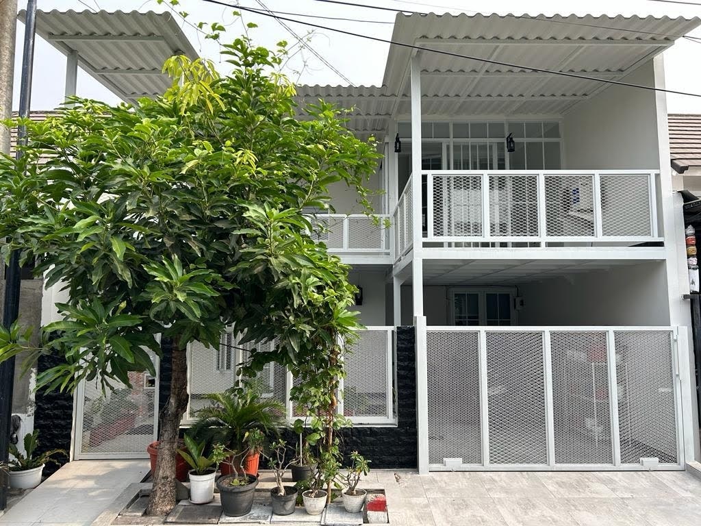 Dijual Rumah Cantik 2 Lantai di Perum Jaya Maspion Beryl Sidoarjo - Image 1