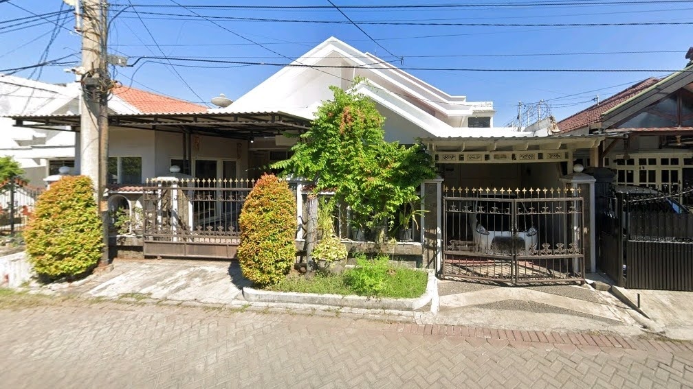 Dijual Rumah Nyaman dan Strategis di Manyar Tirtoyoso Surabaya Timur - Image 1