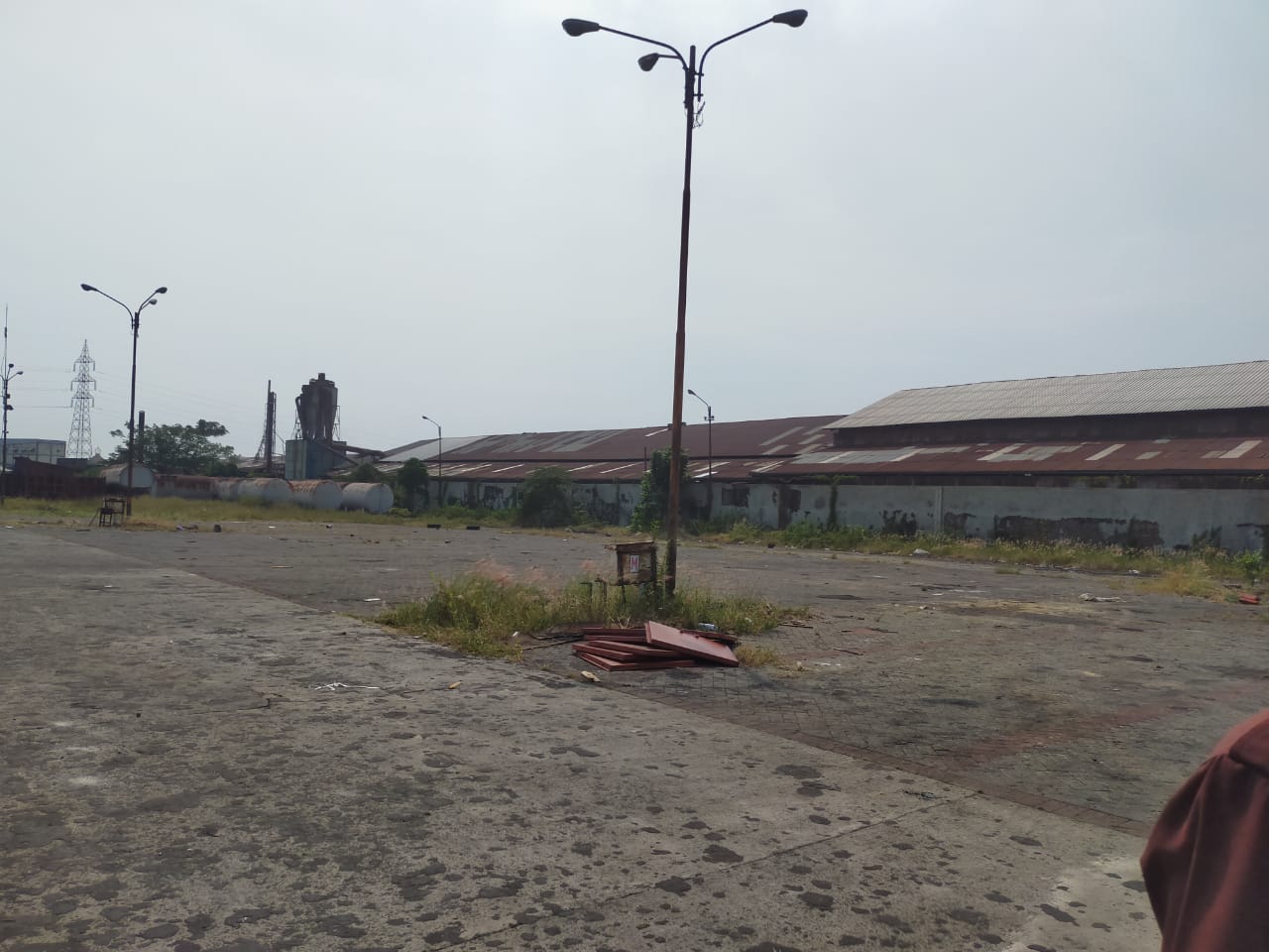 Disewakan Lahan di Tanjungsari Surabaya Barat Luas dan Siap Usaha - Image 1