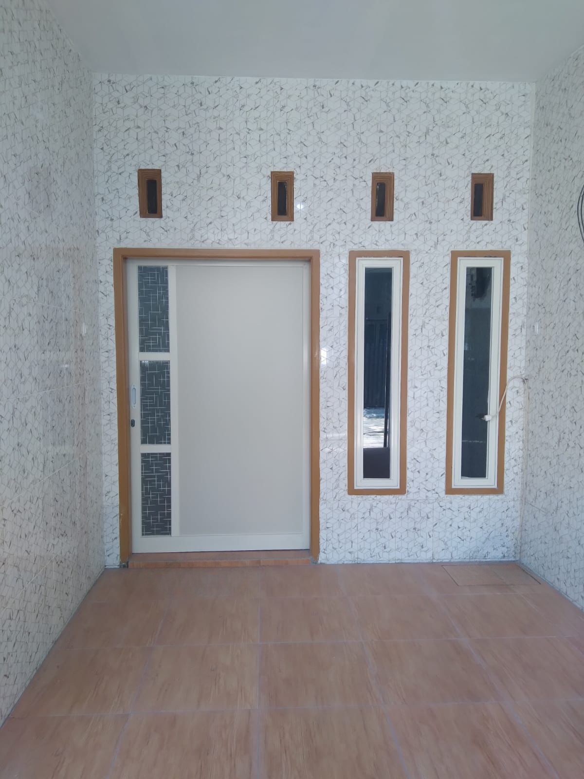 Dijual Rumah Siap Huni di Taman Gunung Anyar Surabaya Timur - Image 1