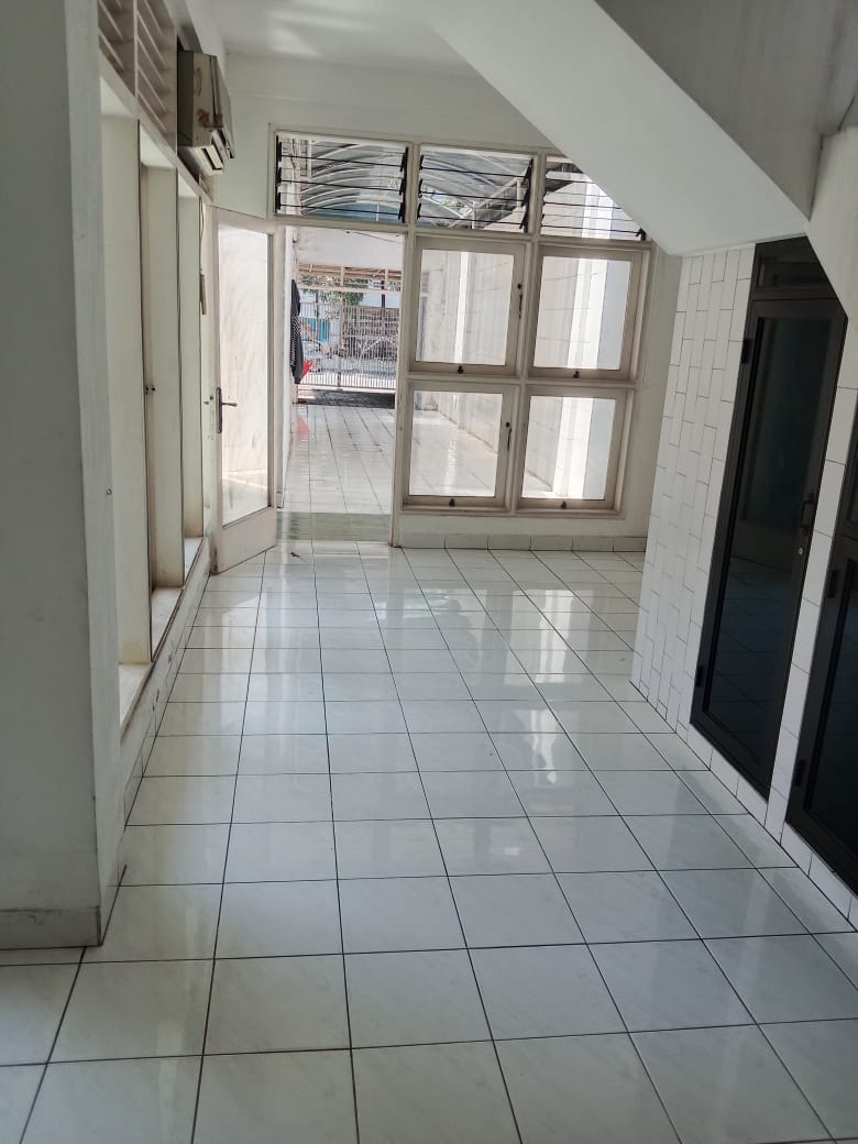 Dijual Rumah Nyaman di Pusat Kota Surabaya - Thumbnail 2