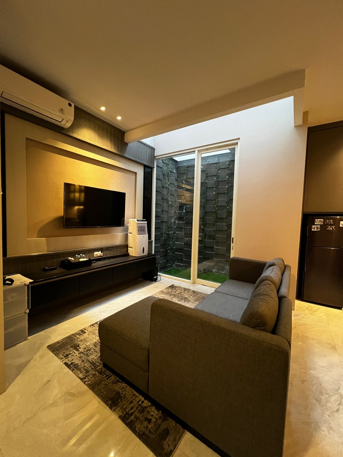 Dijual Murah Rumah Bagus Terawat Graha Natura Surabaya Barat - Image 1