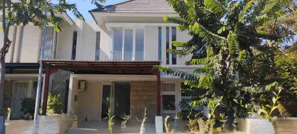 Rumah Disewakan Lokasi Strategis Citraland Greenlake Surabaya Barat - Thumbnail 2