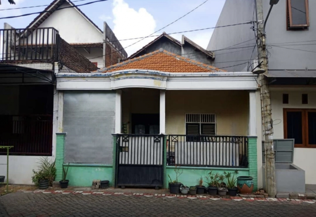 Dijual Cepat Rumah Lokasi Jambangan Baru Surabaya Selatan - Image 1