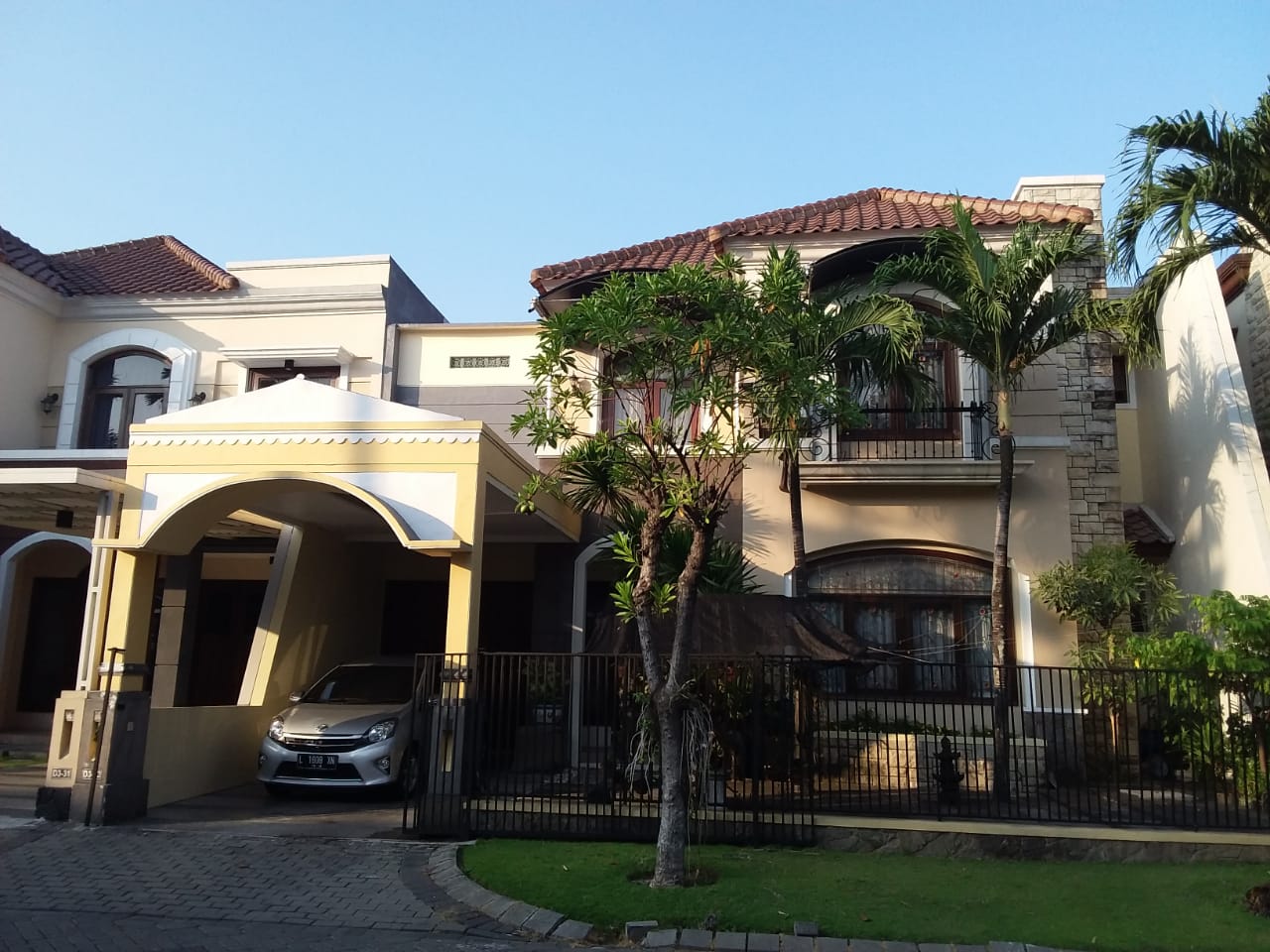 Dijual Rumah Mewah Lokasi Strategis Wisata Bukit Mas Surabaya Barat - Image 1