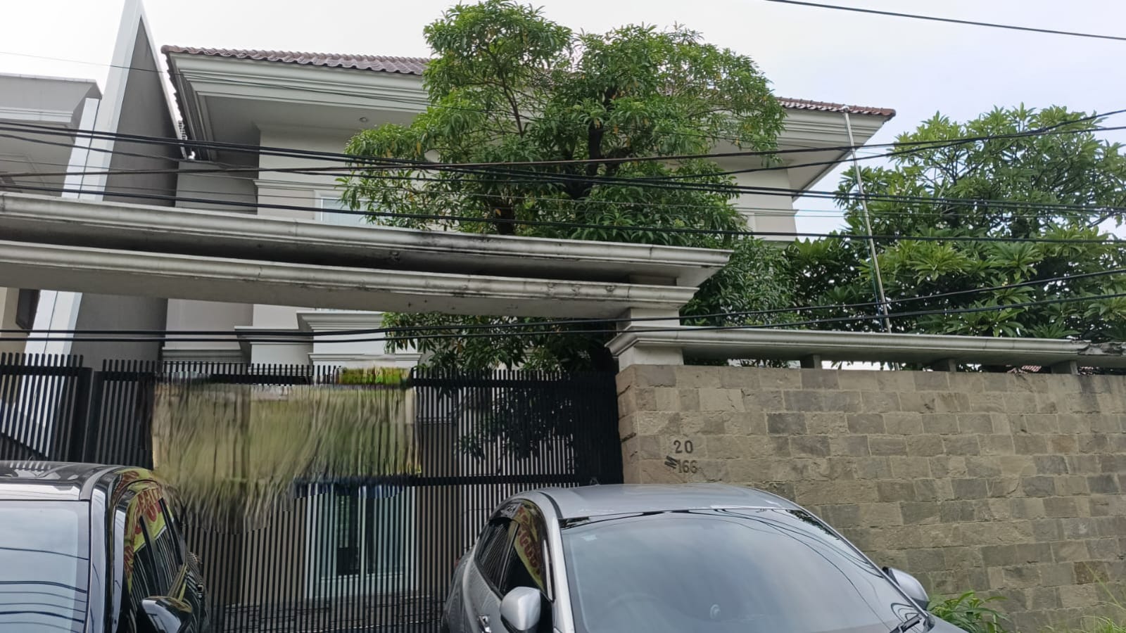 Dijual/Disewakan Rumah Hook Mewah Wilayah Dharmahusada Surabaya TimurDharmahusada - Image 1