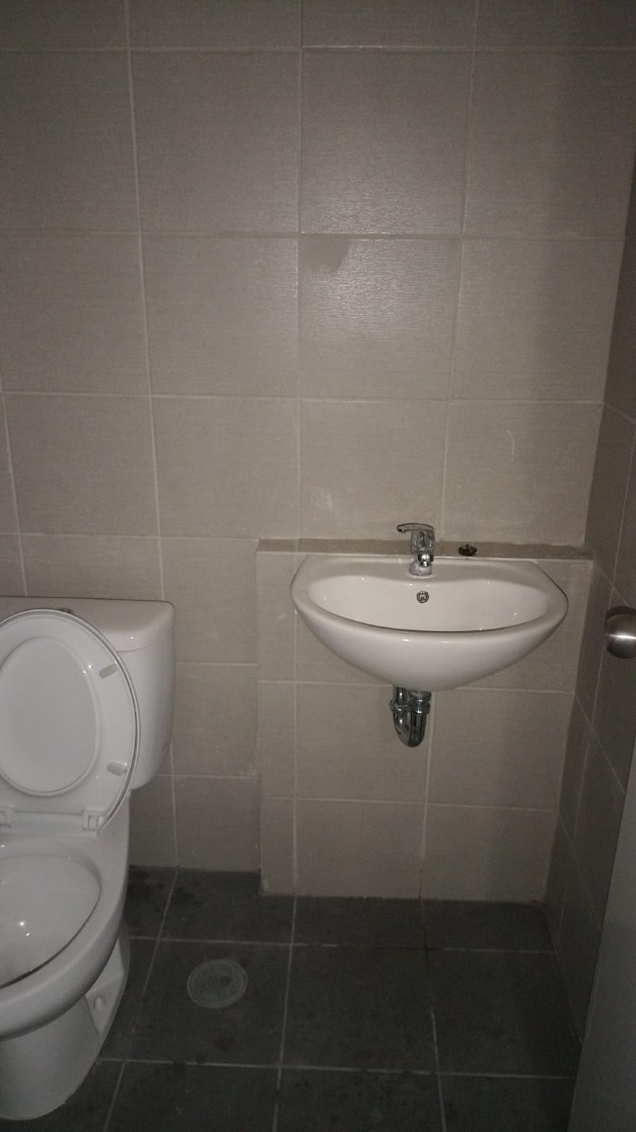 Disewakan Murah  Ruko Baru 3 Lantai Alessandro Vittorio Citraland Lokasi Strategis Raya Wiyung, Surabaya Barat - Thumbnail 2