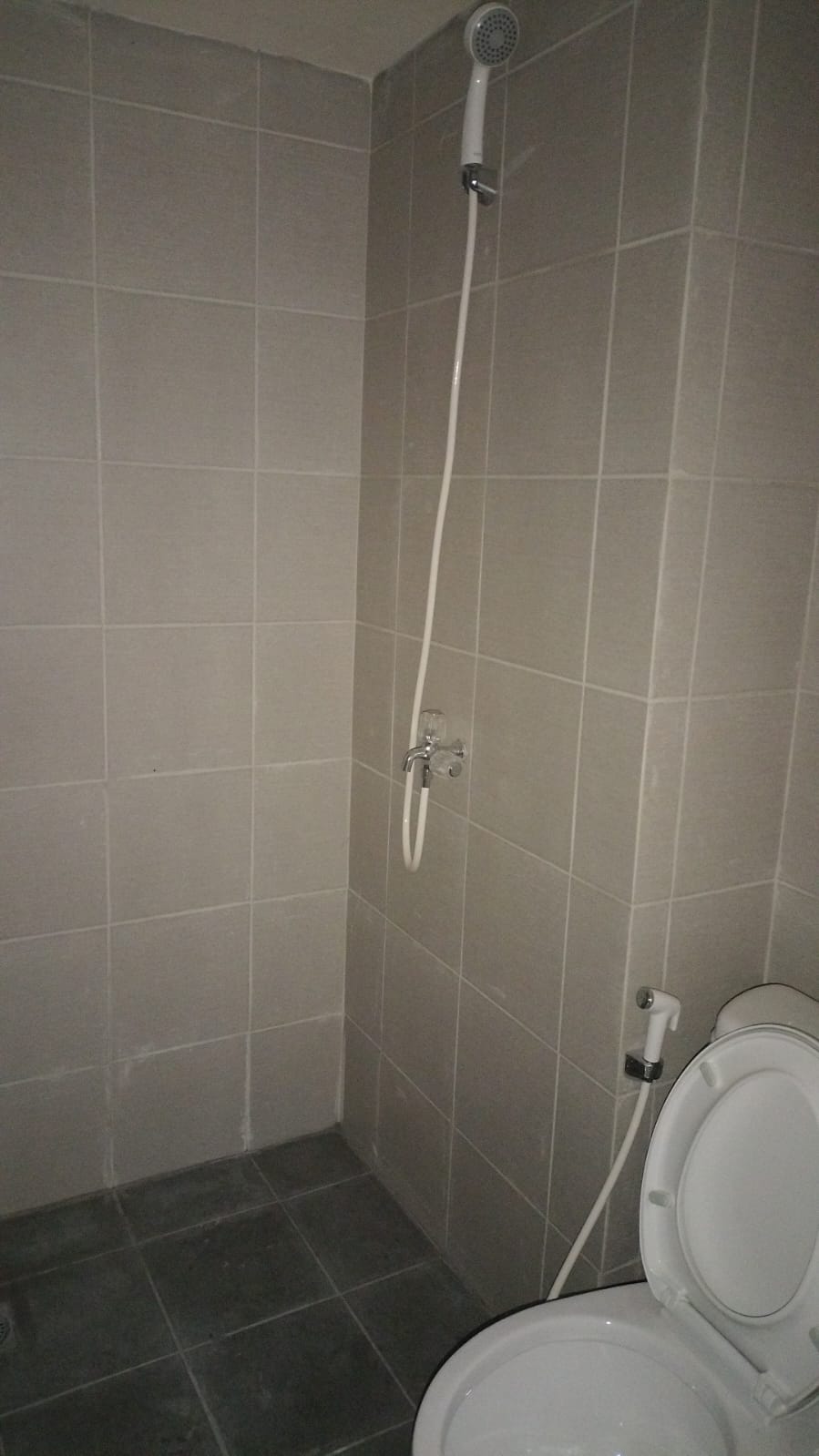 Disewakan Murah  Ruko Baru 3 Lantai Alessandro Vittorio Citraland Lokasi Strategis Raya Wiyung, Surabaya Barat - Thumbnail 3