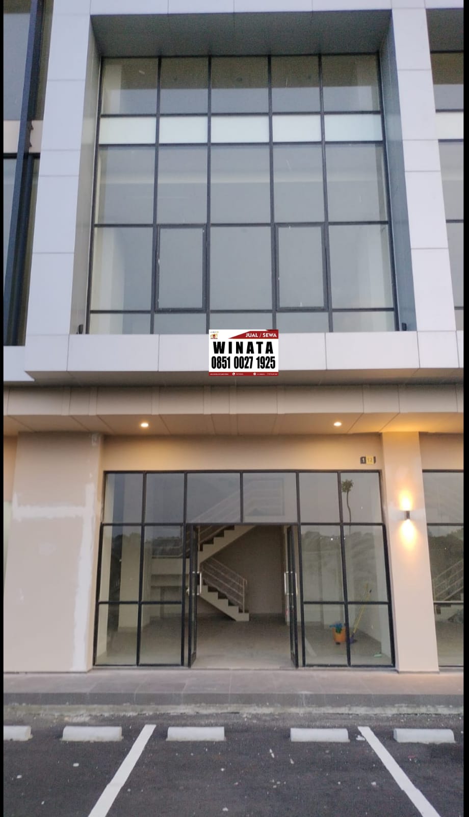 Disewakan Murah  Ruko Baru 3 Lantai Alessandro Vittorio Citraland Lokasi Strategis Raya Wiyung, Surabaya Barat - Thumbnail 4