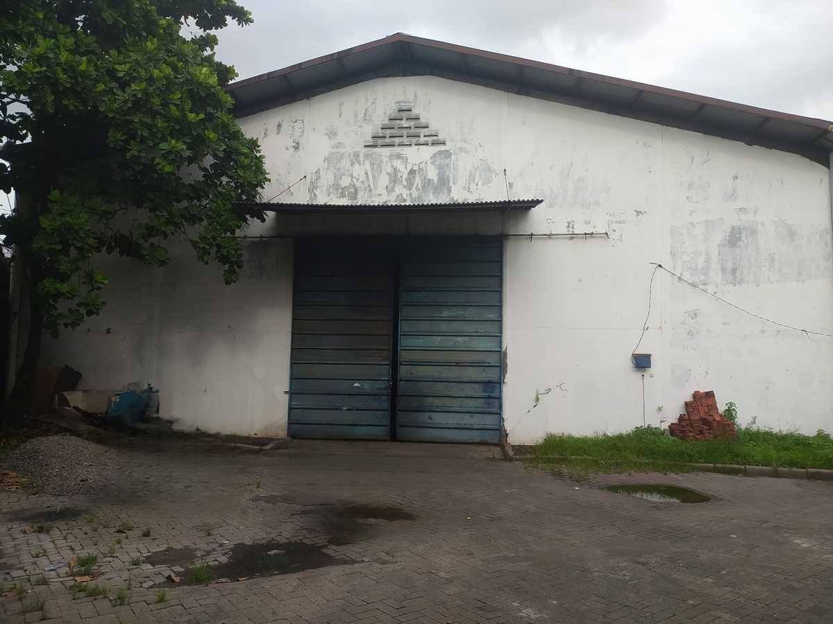 Dijual Murah Gudang Komersial di Komplek Pergudangan Angtropolis Surabaya Barat - Image 1
