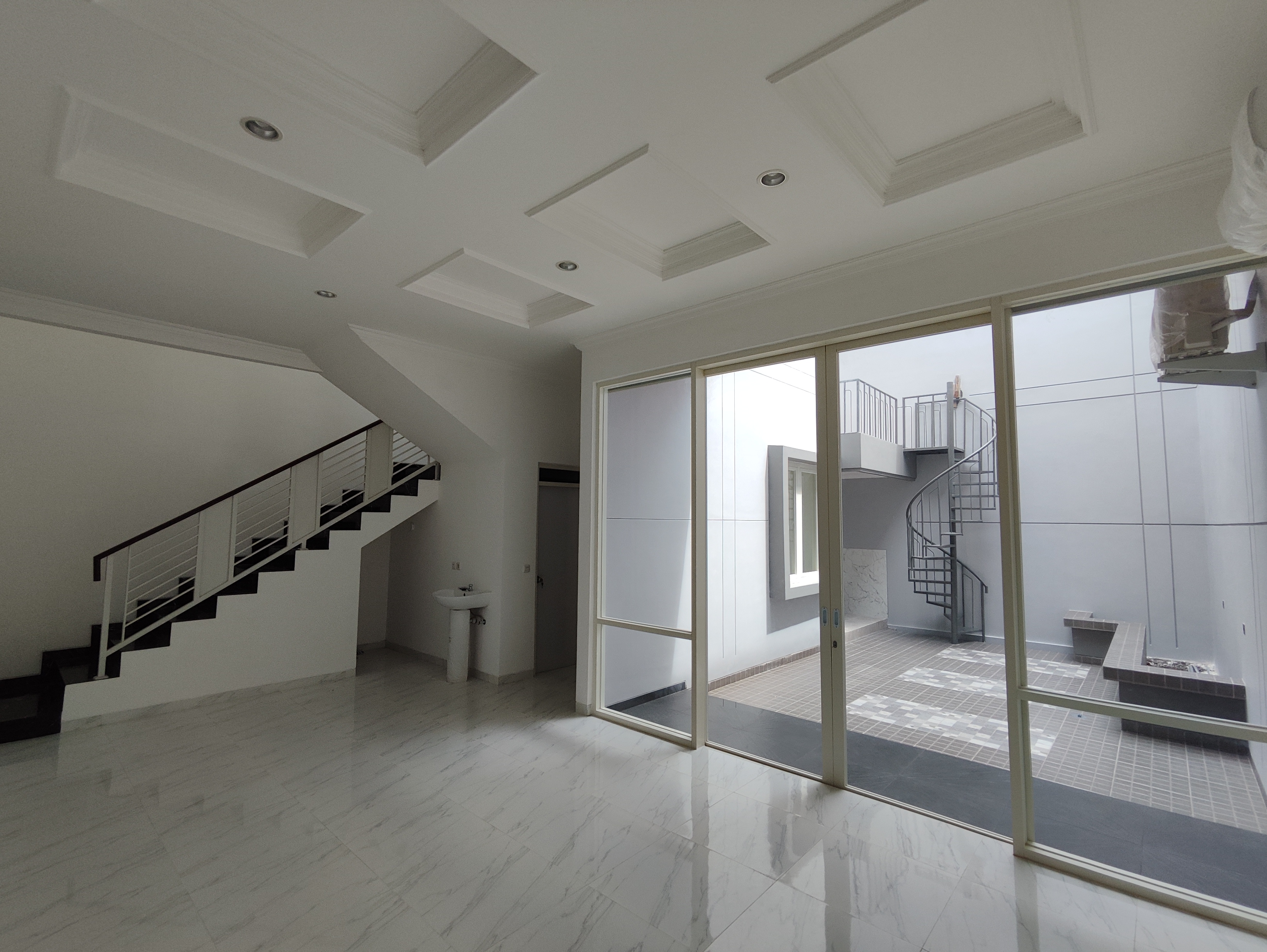 Dijual Rumah Baru Modern di Darmo Permai Utara Surabaya Barat - Thumbnail 4