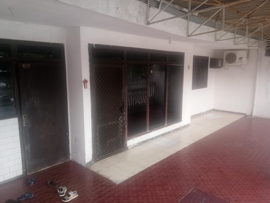 Dijual Rumah Hitung Tanah di Babatan Pantai Surabaya Timur Lokasi Nyaman - Image 1