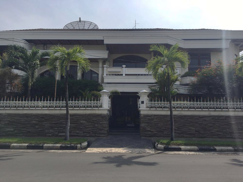 Dijual Rumah Megah dan Mewah di Kertajaya Indah Timur Surabaya Timur - Image 1