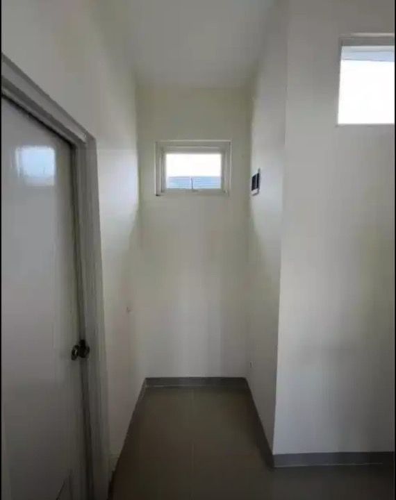 Dijual Rumah Minimalis dan Strategis di Anvaya Tambak Cemandi Sidoarjo - Thumbnail 3