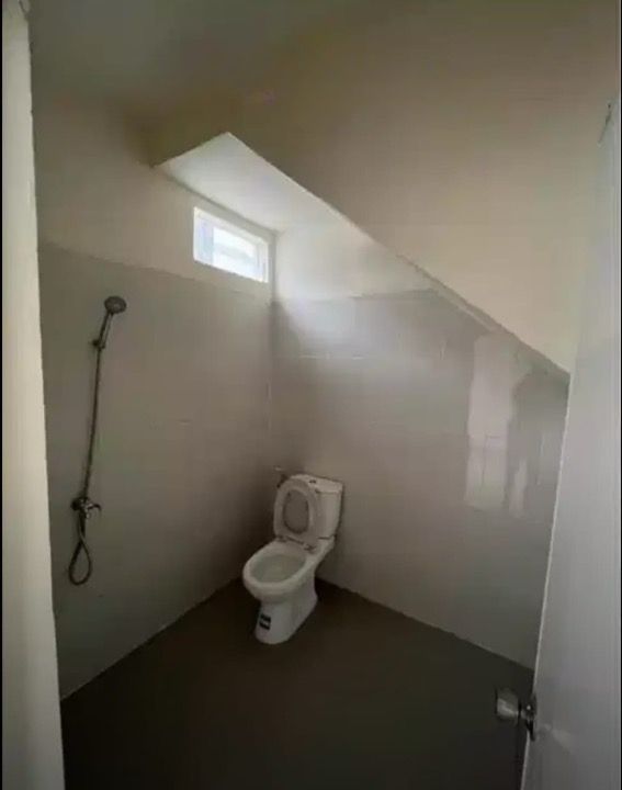 Dijual Rumah Minimalis dan Strategis di Anvaya Tambak Cemandi Sidoarjo - Thumbnail 4