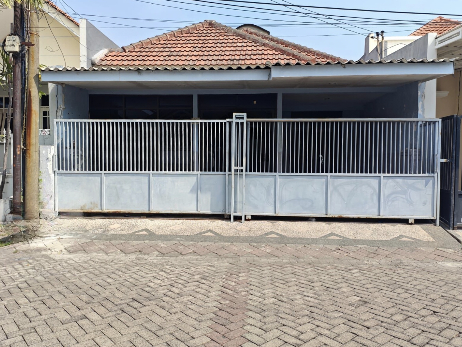 Dijual Murah Rumah Strategis di Nirwana Eksekutif Surabaya Timur - Image 1