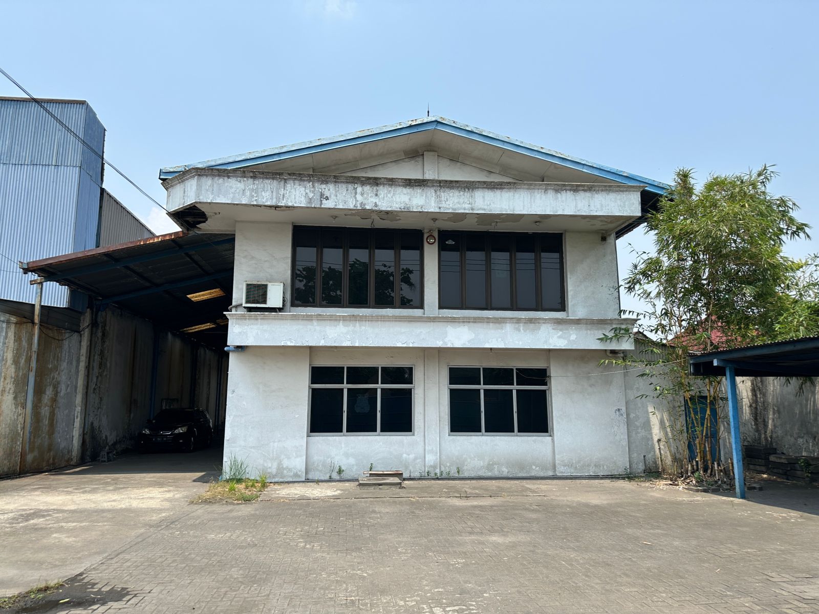 Dijual Pabrik Luas 4.300m² dan Siap Pakai di Raya Kletek Sidoarjo - Image 1