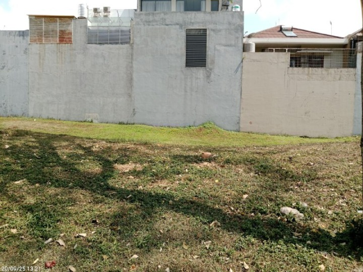 Disewakan Kavling Tanah Area Komersial Strategis di Royal Park Citraland Surabaya Barat - Image 1