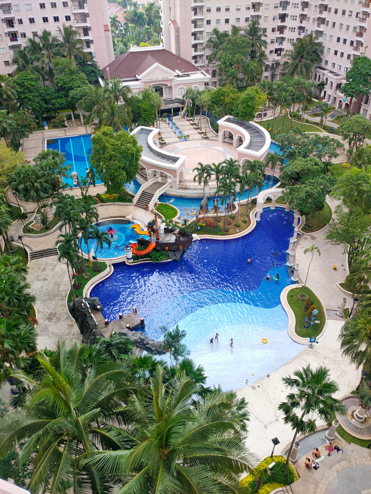 Disewakan Apartemen 3 BR Bagus dan Nyaman Water Place Residence Wilayah Surabaya Barat - Image 1