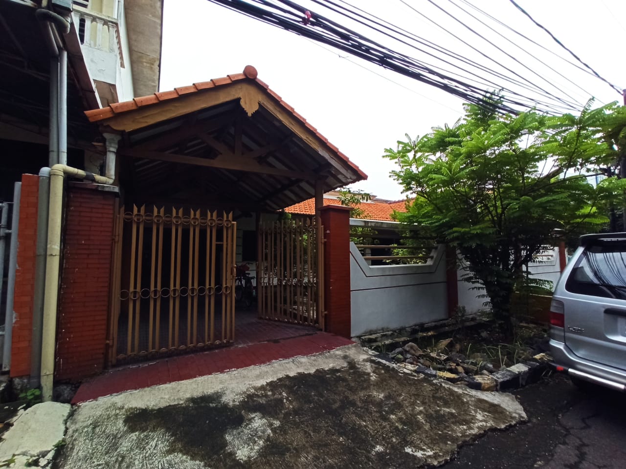Dijual Rumah Siap Huni Strategis di Raya Sukomanunggal Surabaya Barat - Image 1