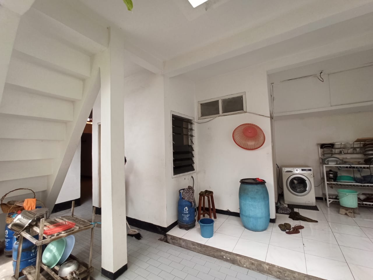 Dijual Rumah Siap Huni Strategis di Raya Sukomanunggal Surabaya Barat - Thumbnail 3