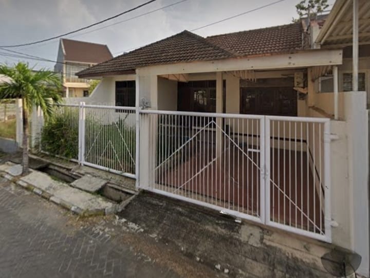 Dijual Rumah Strategis Lokasi Simpang Darmo Permai Selatan Surabaya Barat - Image 1