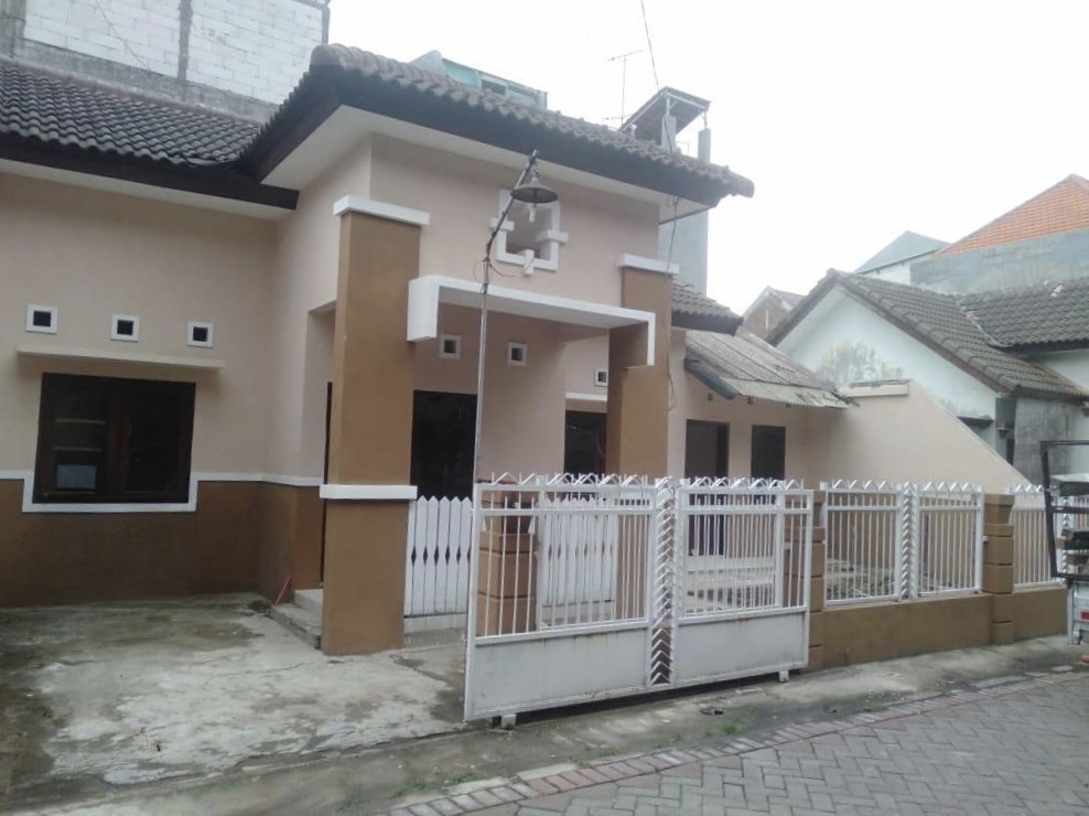 Dijual Rumah Siap Huni Strategis Area Jambangan, Surabaya Selatan - Image 1
