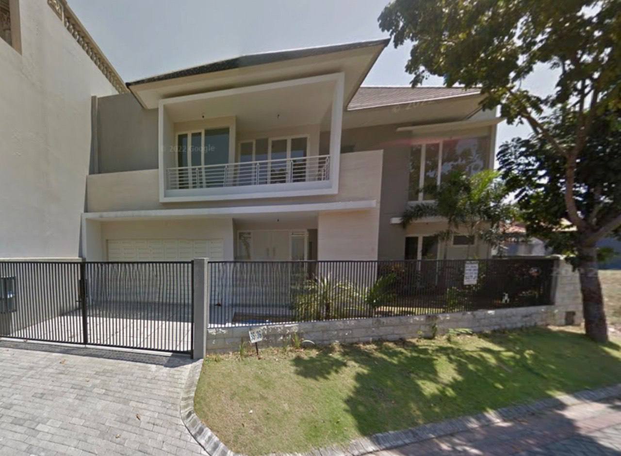 Dijual Rumah Kawasan Elit Surabaya Barat Graha Family SS - Image 1