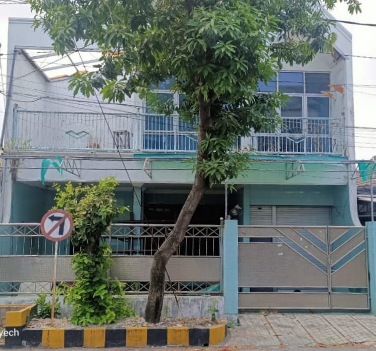 Dijual Murah Rumah 2 Lantai di Darmo Indah Selatan, Surabaya Barat - Image 1