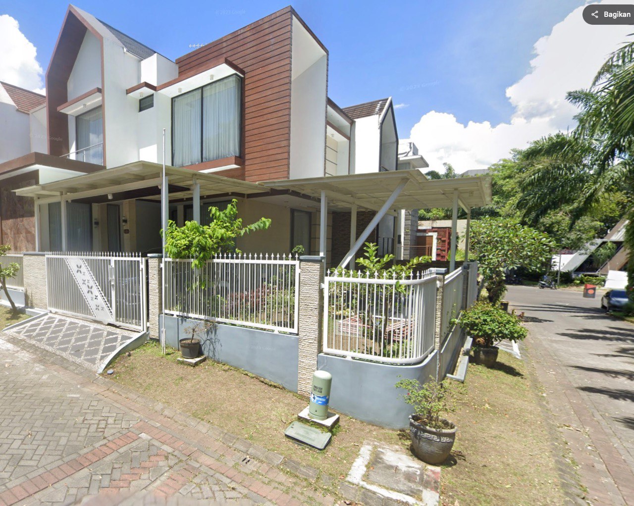 Dijual Murah Rumah 2 Lantai Posisi Hook di Perumahan Permata Jingga, Malang - Image 1