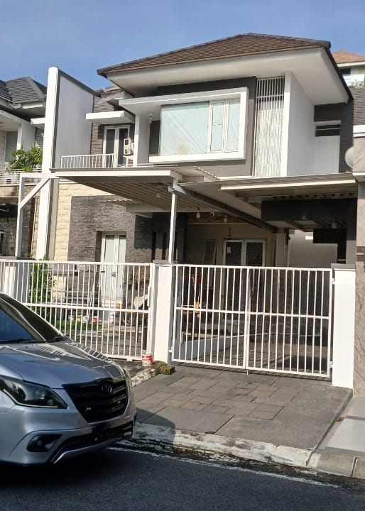 Rumah Strategis Dijual Di Royal Residence Surabaya Barat - Image 1