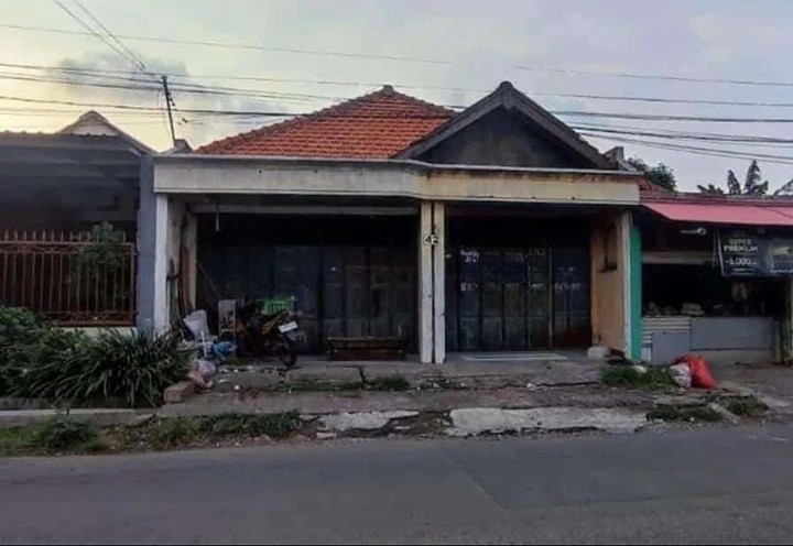 Dijual Rumah Untuk Usaha Area Strategis dan Ramai Area Sambikerep, Surabaya Barat - Image 1