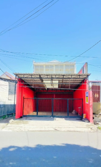 Disewakan Rumah Luas dan Strategis di Wilayah Surabaya Barat - Image 1