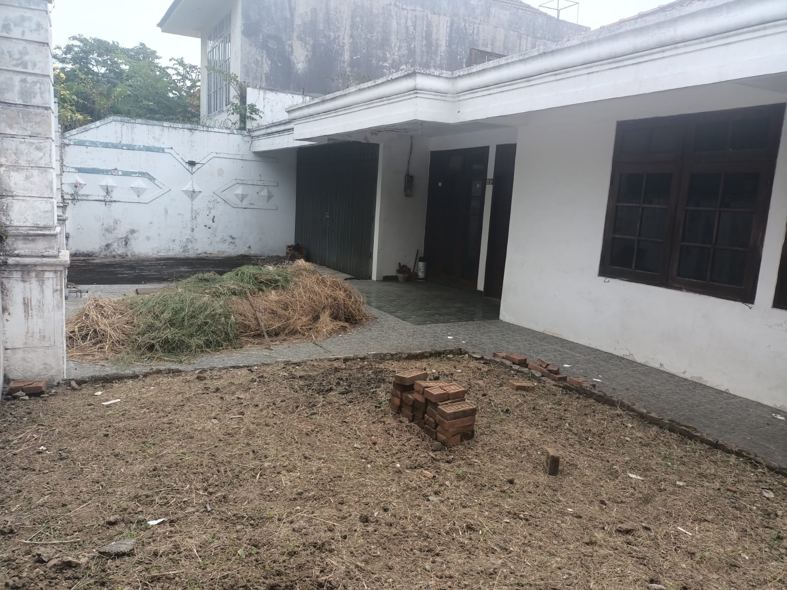 Dijual Rumah 1 Lantai Lokasi Strategis Darmo Harapan Surabaya Barat - Harga Terjangkau! - Thumbnail 3