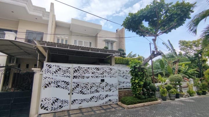 Dijual Rumah Mewah Nyaman di Manyar Indah Surabaya Timur - Image 1
