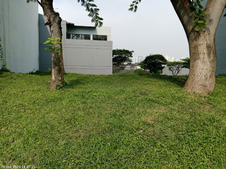 Disewakan Tanah Kavling Komersil di Raya North Emerald Surabaya Barat - Image 1