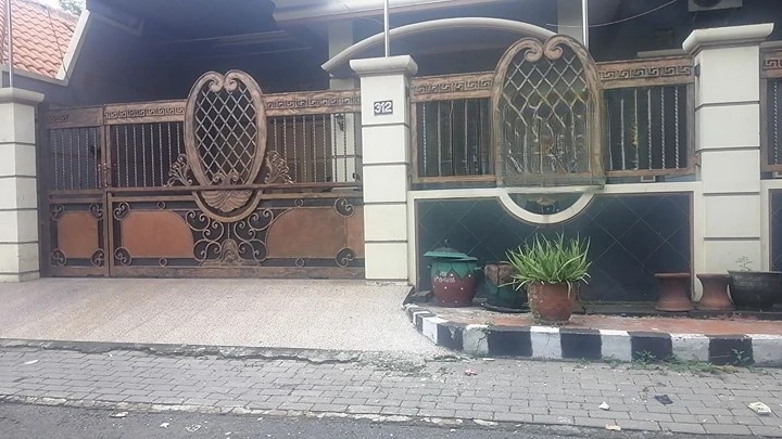 Dijual Rumah Nyaman Lokasi Strategis di Sidosermo Surabaya Selatan - Image 1