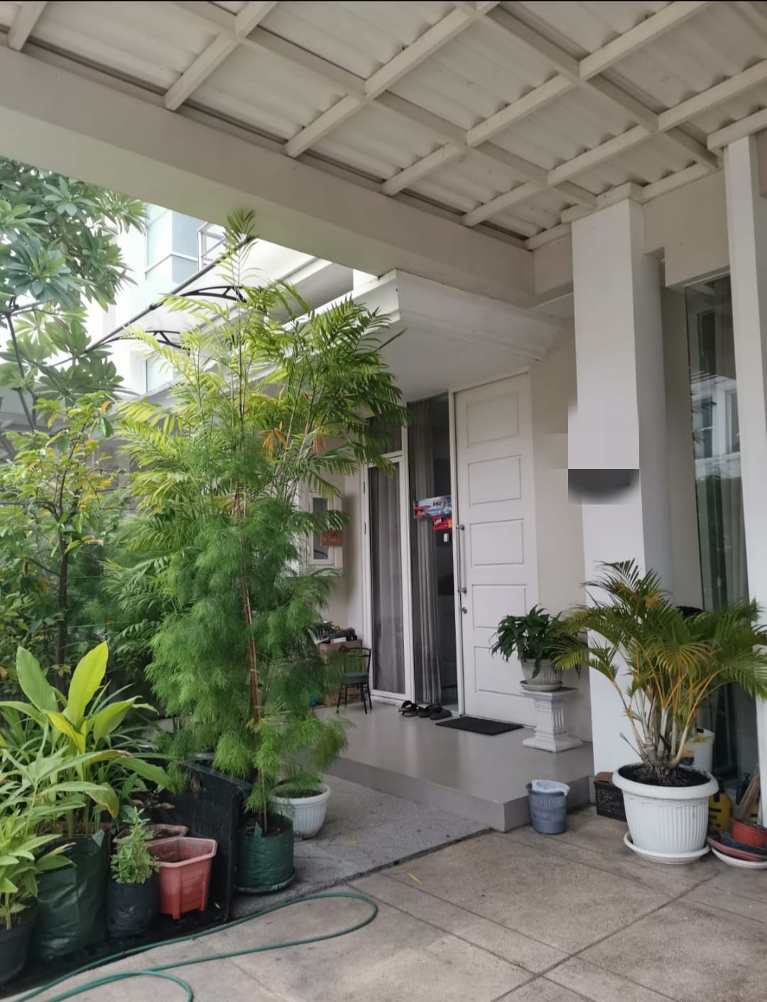Dijual Rumah Cantik 3 Lantai dengan Lift di Grand Pakuwon Surabaya Barat - Thumbnail 2