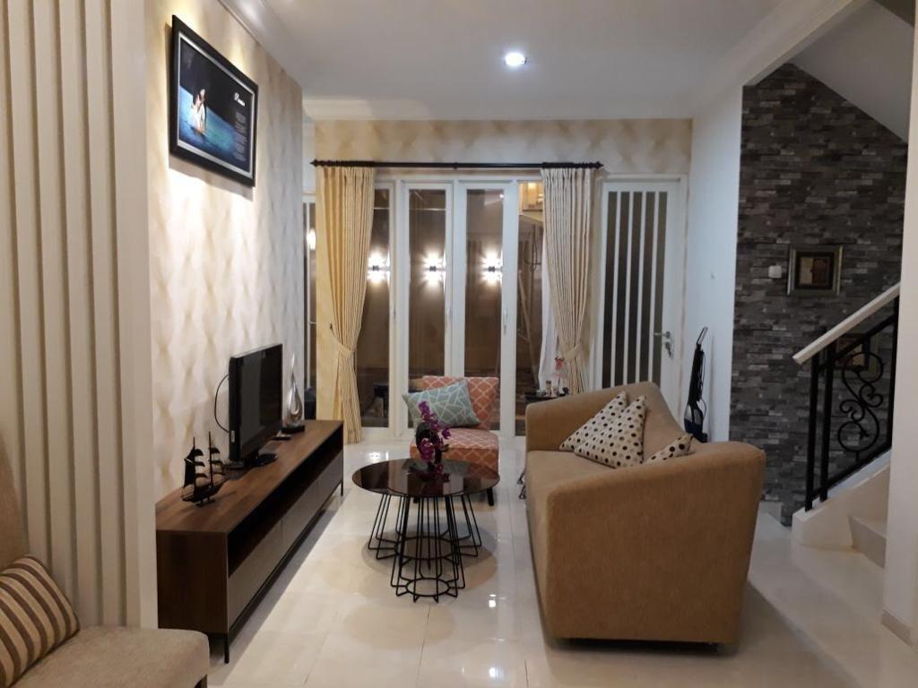 Disewakan Rumah Mewah di Bukit Palma Classica Surabaya Barat - Thumbnail 2