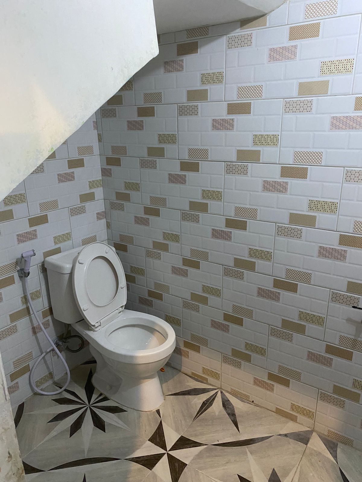 Disewakan Ruko 2 Lantai Lokasi Strategis Raya Sulfat Malang - Thumbnail 3