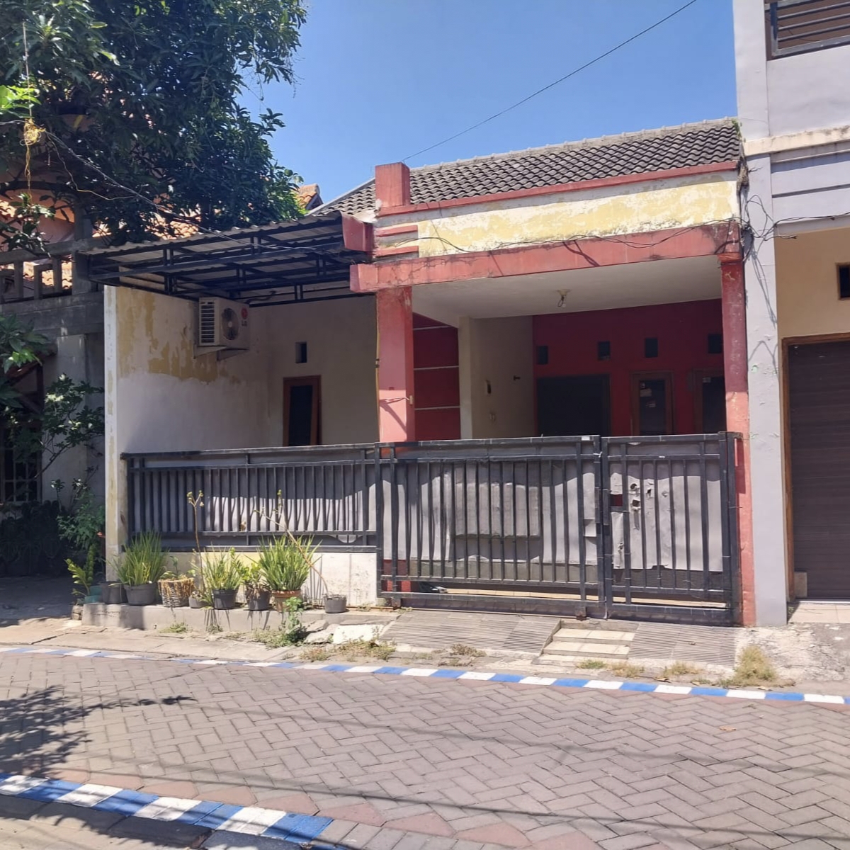 Dijual Rumah Hunian Ideal di Kebonsari LVK Barat Surabaya Selatan - Image 1