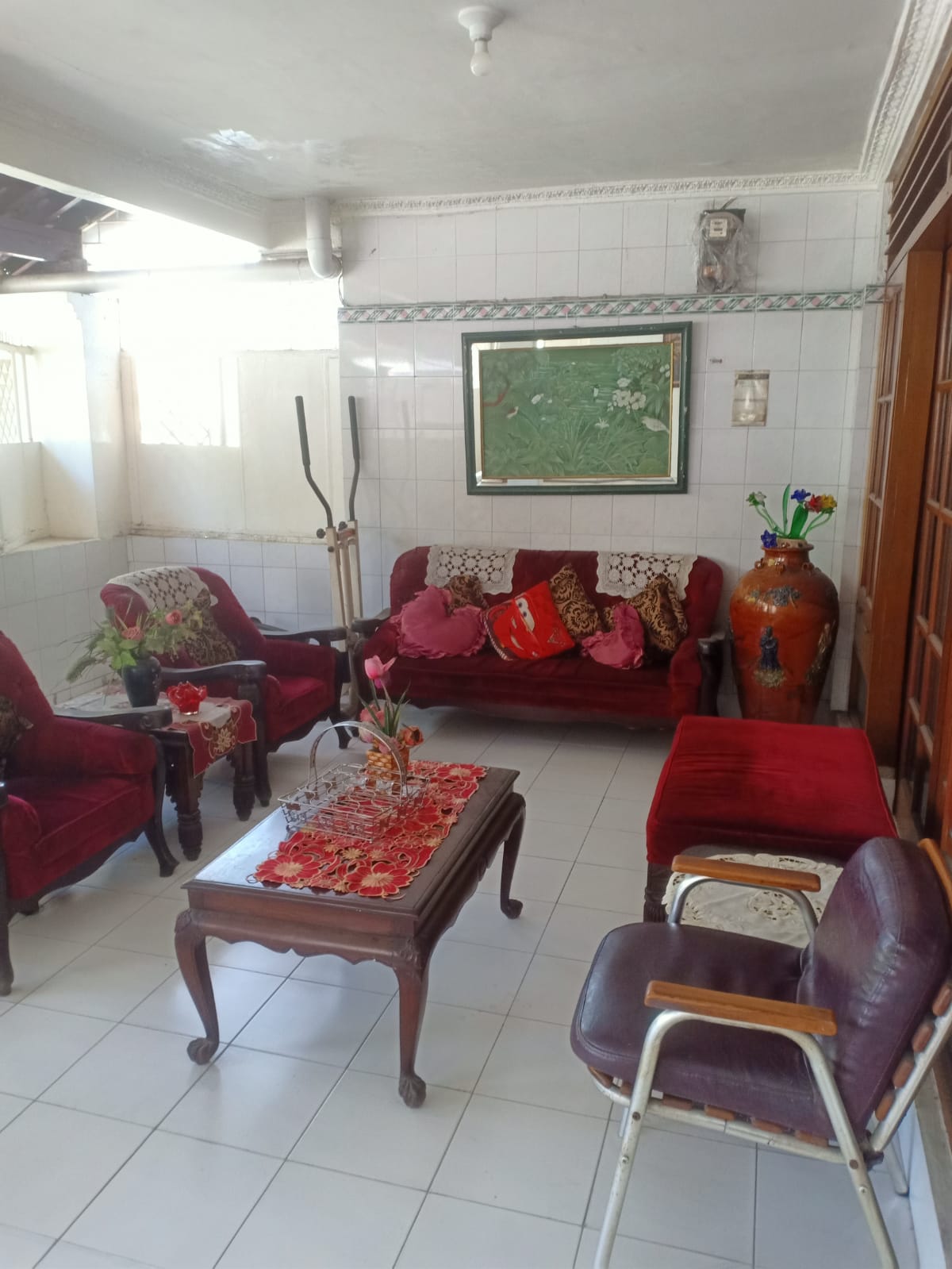 Dijual Rumah Nyaman Area Strategis Barata Jaya Surabaya Timur - Thumbnail 3