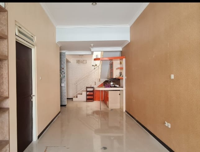 Disewakan Rumah Minimalis 2 Lantai Siap Huni Babatan Pratama Surabaya Barat - Thumbnail 2