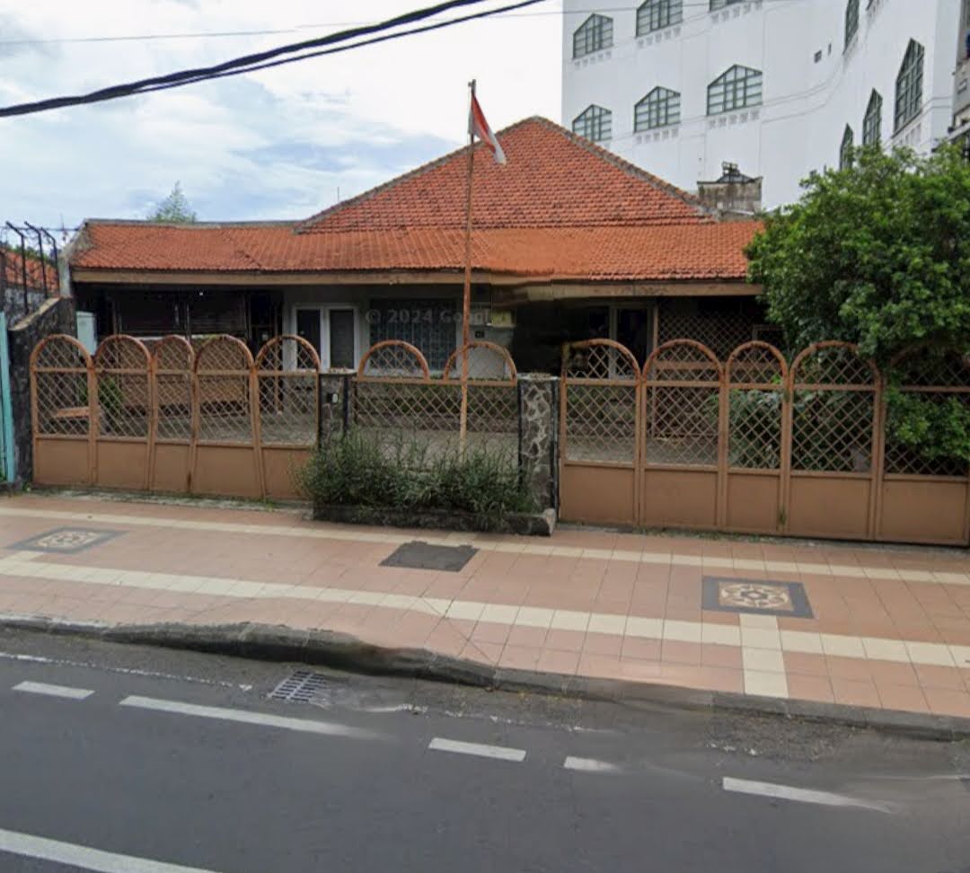 Dijual Rumah di Raya Darmo Surabaya Pusat - Image 1