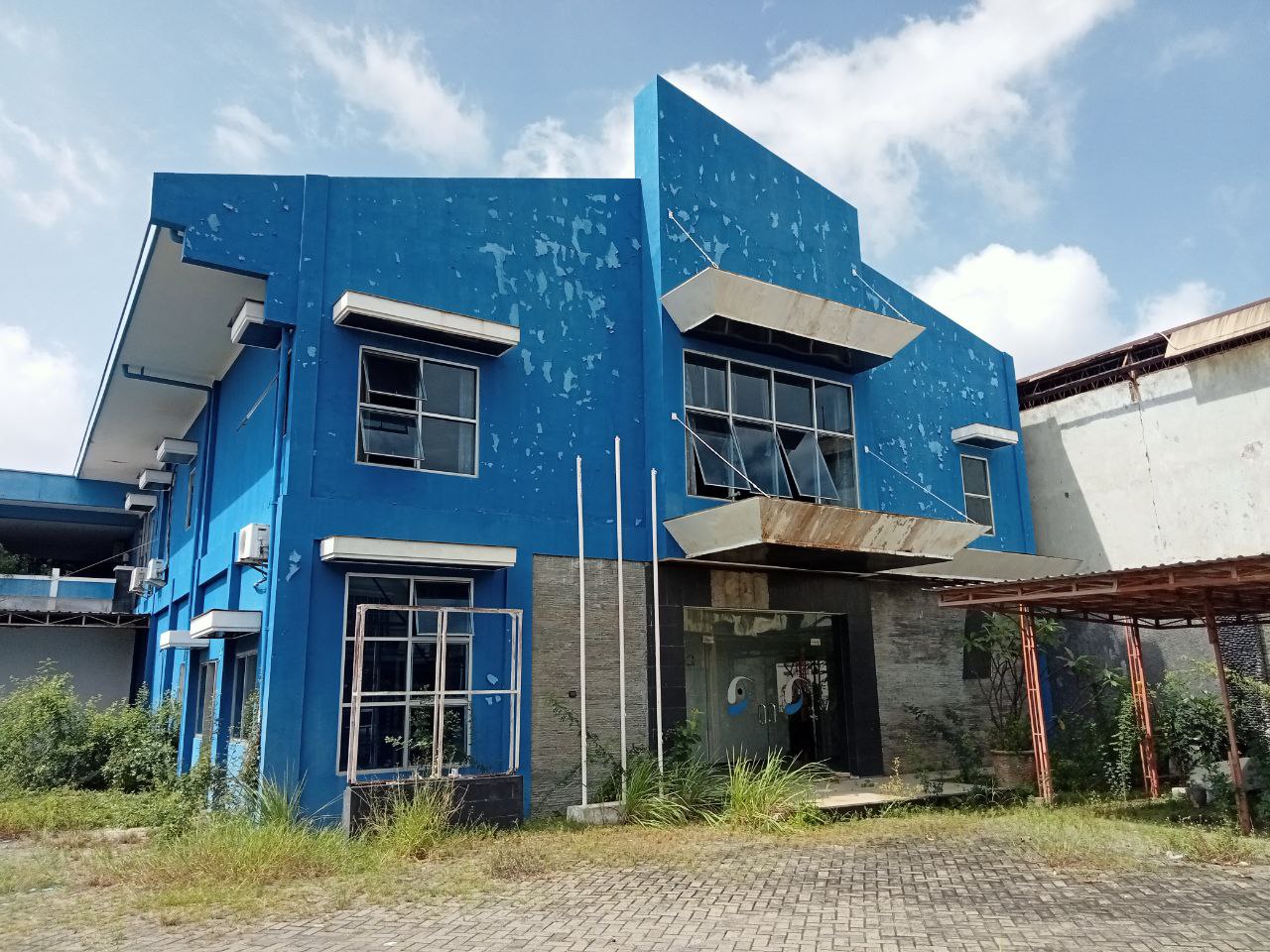 Dijual/sewa Gedung Usaha Strategis di Sidosermo Surabaya Selatan - Image 1