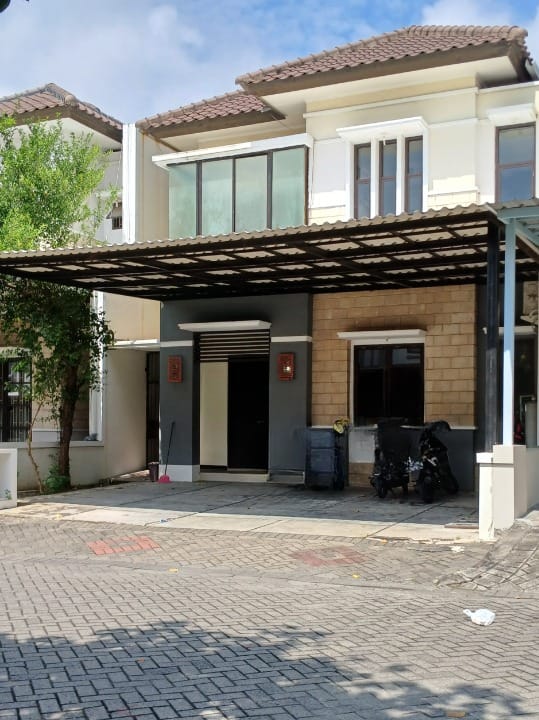 DISEWAKAN RUMAH MEWAH & STRATEGIS SURABAYA BARAT - Image 1