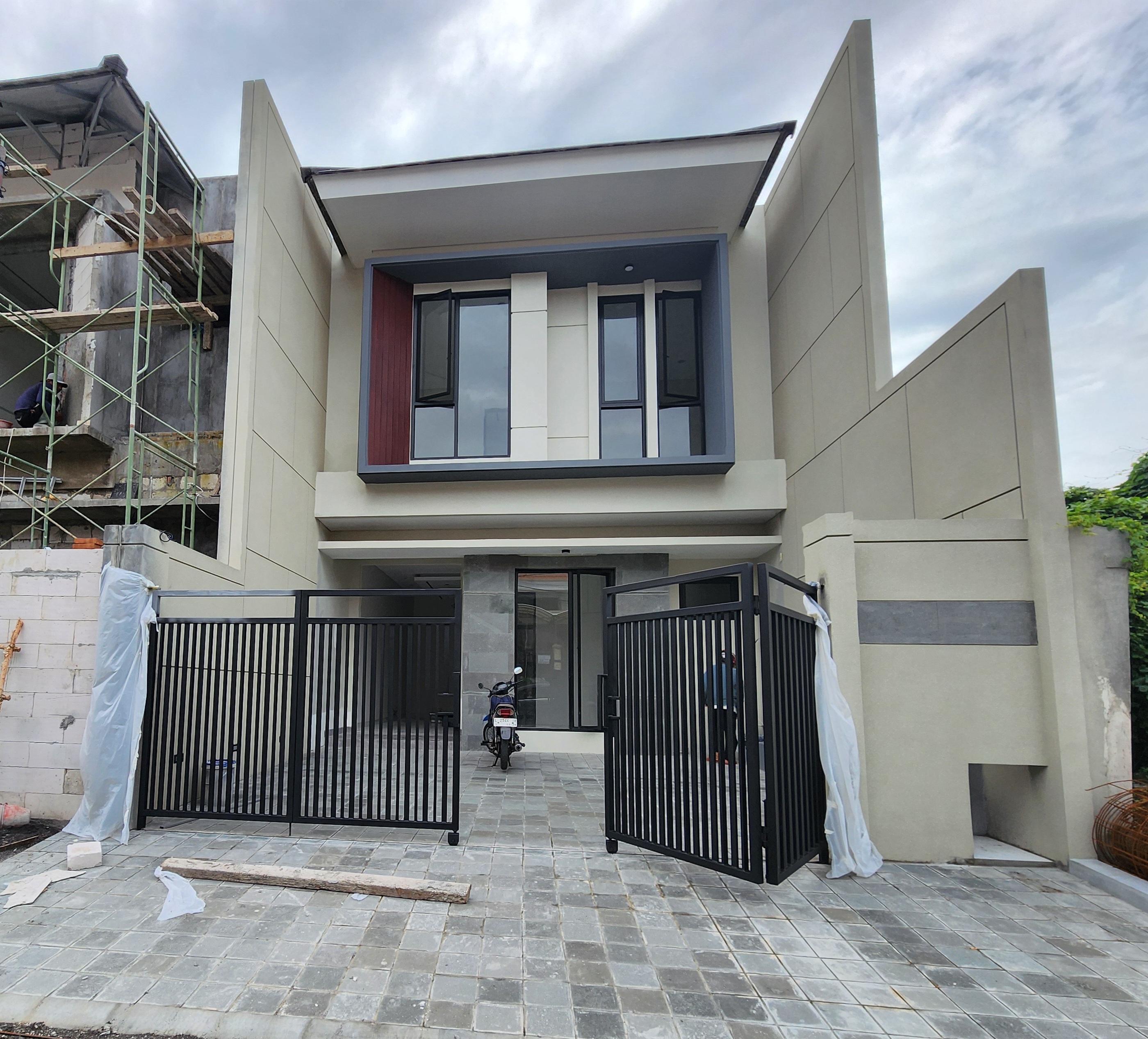 Dijual Rumah Baru Darmo Permai Surabaya Barat - Image 1